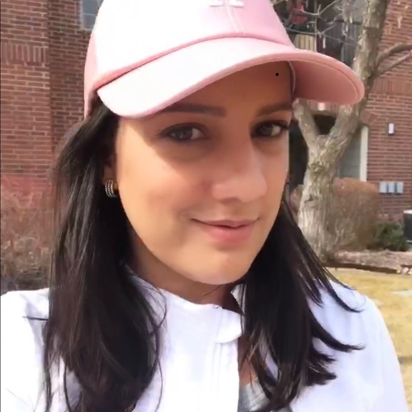 Meet your Posher, Roxy - Picture 1 of 1